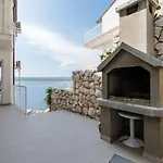 View On Th Sea Apartment