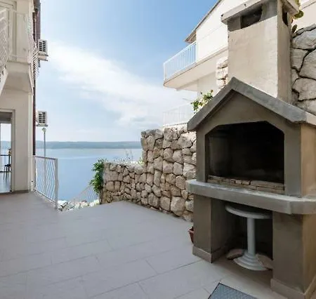 View On Th Sea Apartment